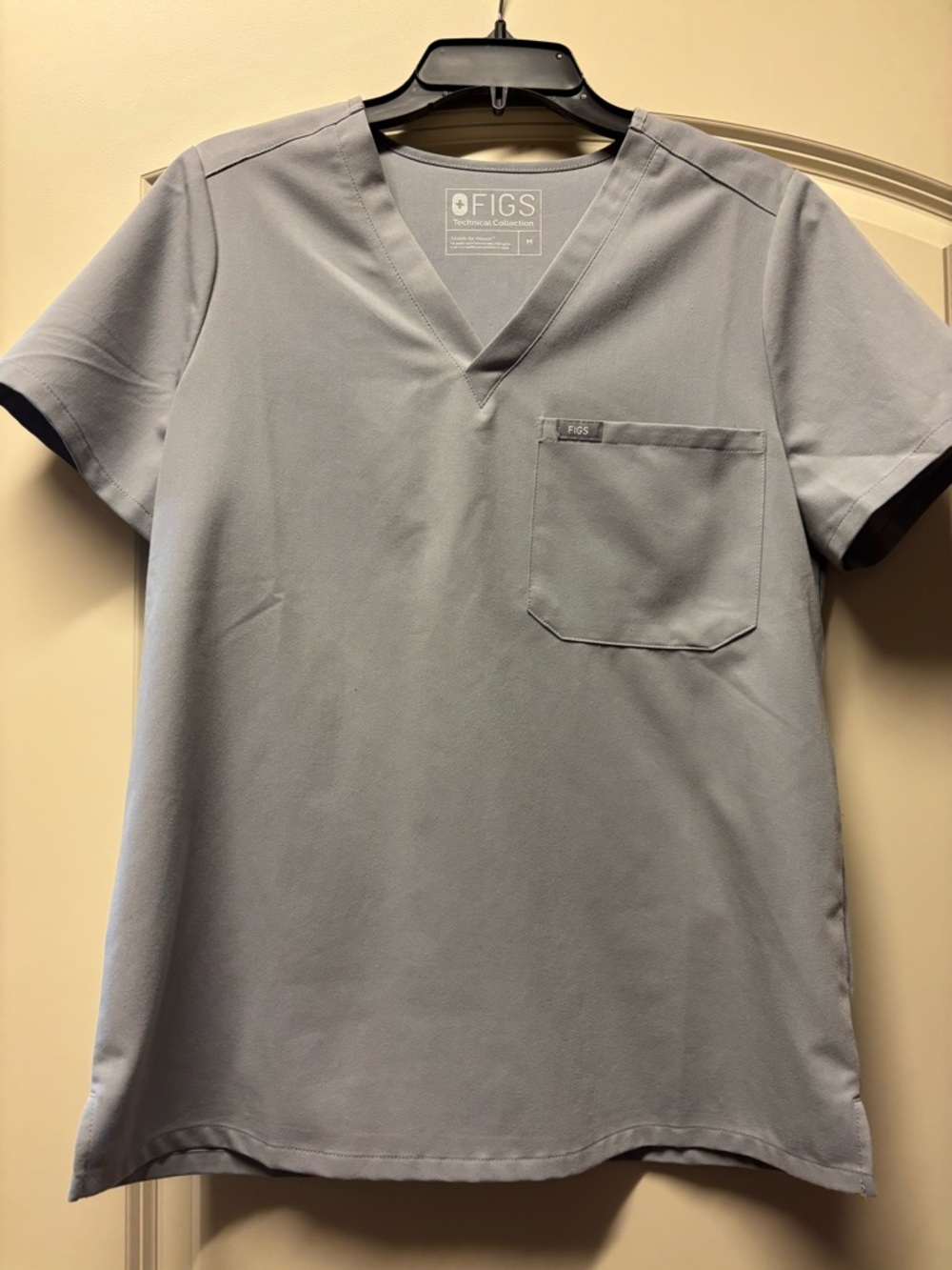 FIGS Womens cement Catarina V-Neck Scrub Top and Cade cargo pants